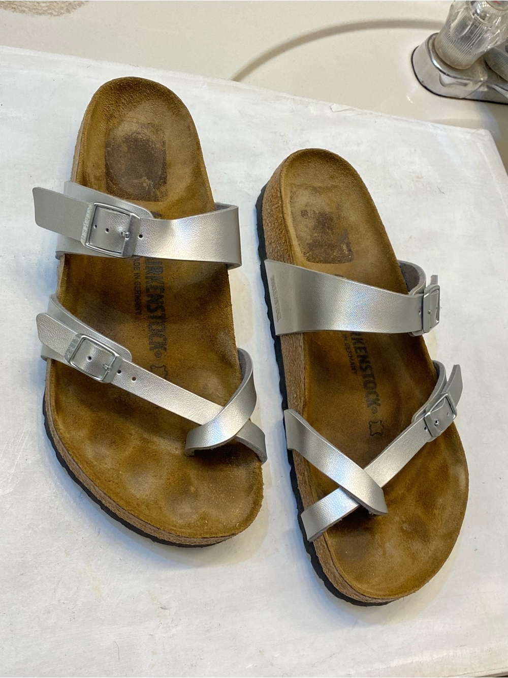Birkenstock Mayari sandal size 41 ladies size 10, men’s size 8 great condition